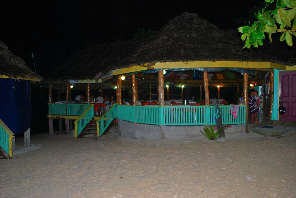 Taufua Beach Fales Lalomanu Екстер'єр фото