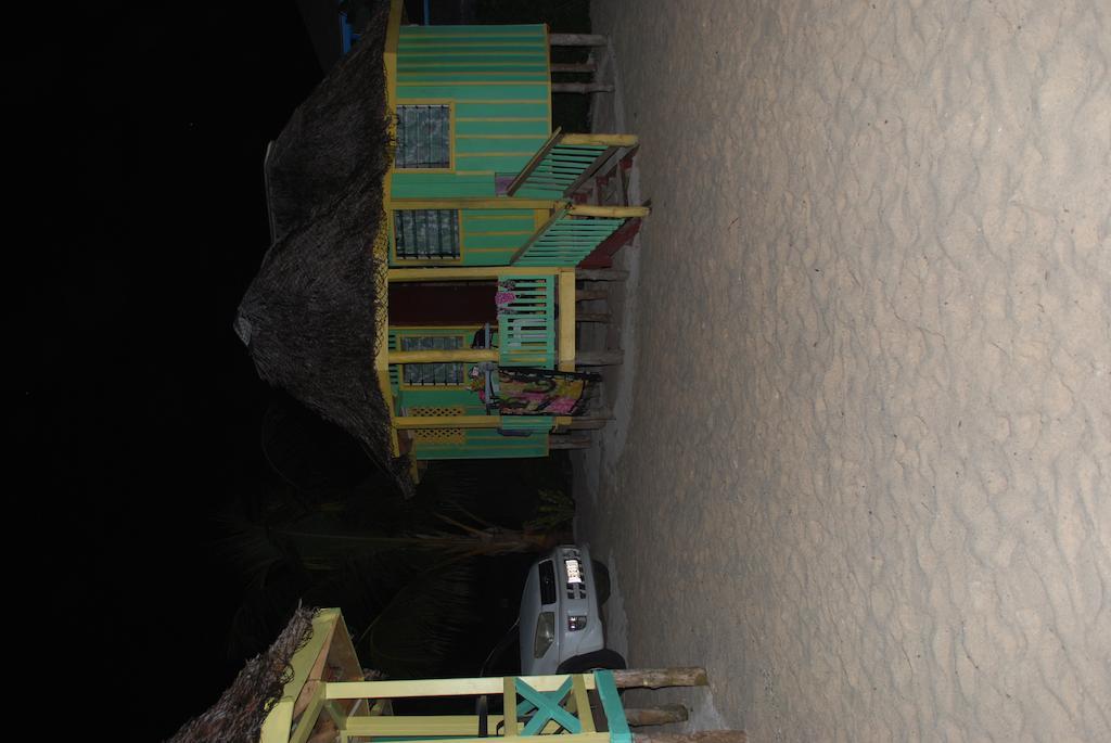 Taufua Beach Fales Lalomanu Екстер'єр фото